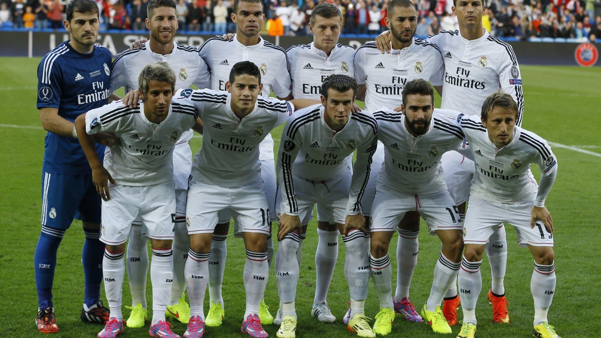 欧冠赛季：年度突破球员授予阿贾克斯中场新星 其转会传闻立刻登上热搜